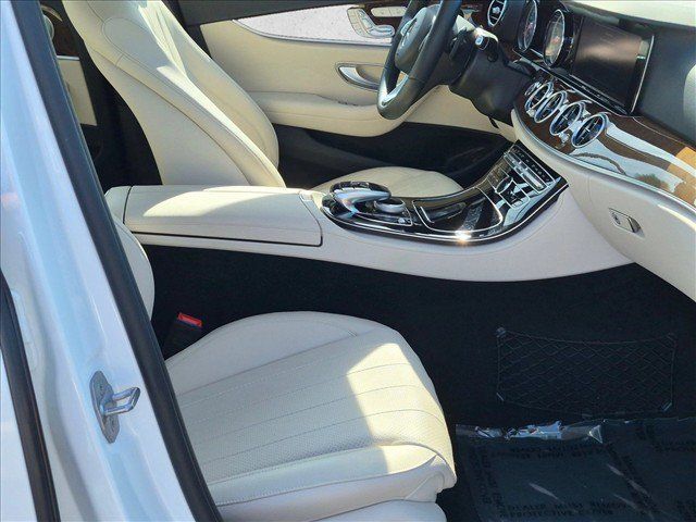 Used 2018 Mercedes-Benz E 400 4MATIC Sedan image 20
