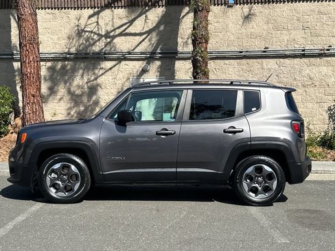 Used 2017 Jeep Renegade Sport w/ Power & Air Group FWD image 6