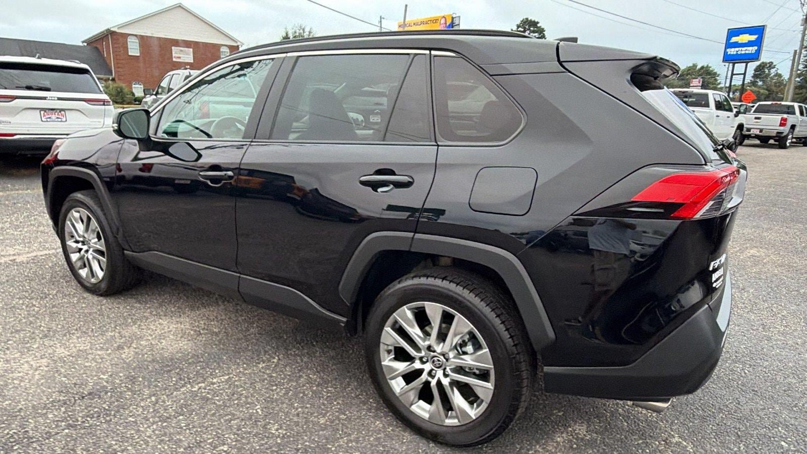 Used 2023 Toyota RAV4 XLE Premium AWD/4WD image 11