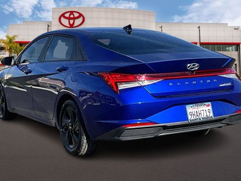 Used 2023 Hyundai Elantra Blue image 2