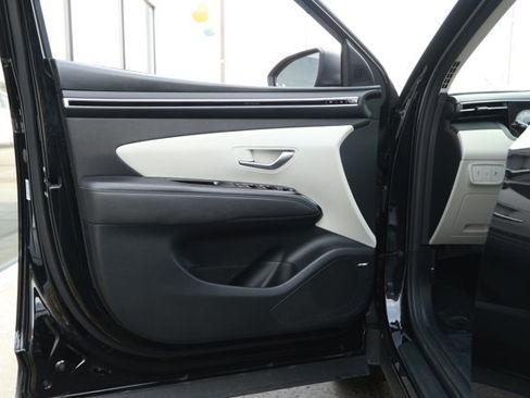 Used 2024 Hyundai Tucson Limited image 25