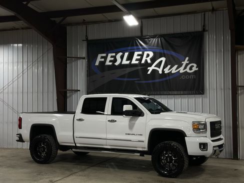 Used 2015 GMC Sierra 2500 Denali w/ Duramax Plus Package image 7