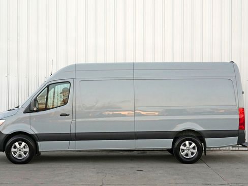 Used 2023 Mercedes-Benz Sprinter 2500 w/ Acoustic Package image 38
