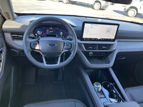 New 2026 Ford Explorer Platinum w/ LUX Leather Package image 15