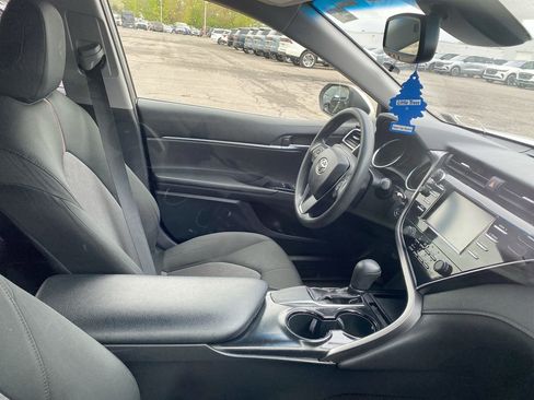 Used 2018 Toyota Camry LE w/ Convenience Package FWD image 4