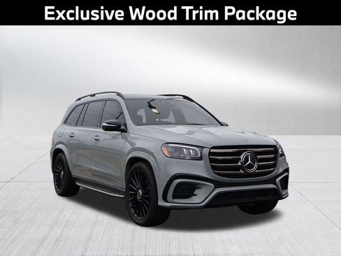 Used 2024 Mercedes-Benz GLS 580 4MATIC image 4