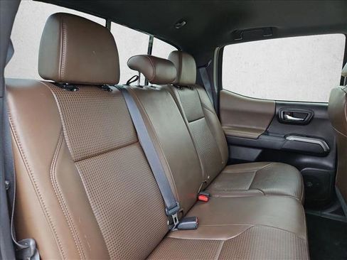 Used 2020 Toyota Tacoma Limited AWD/4WD image 19