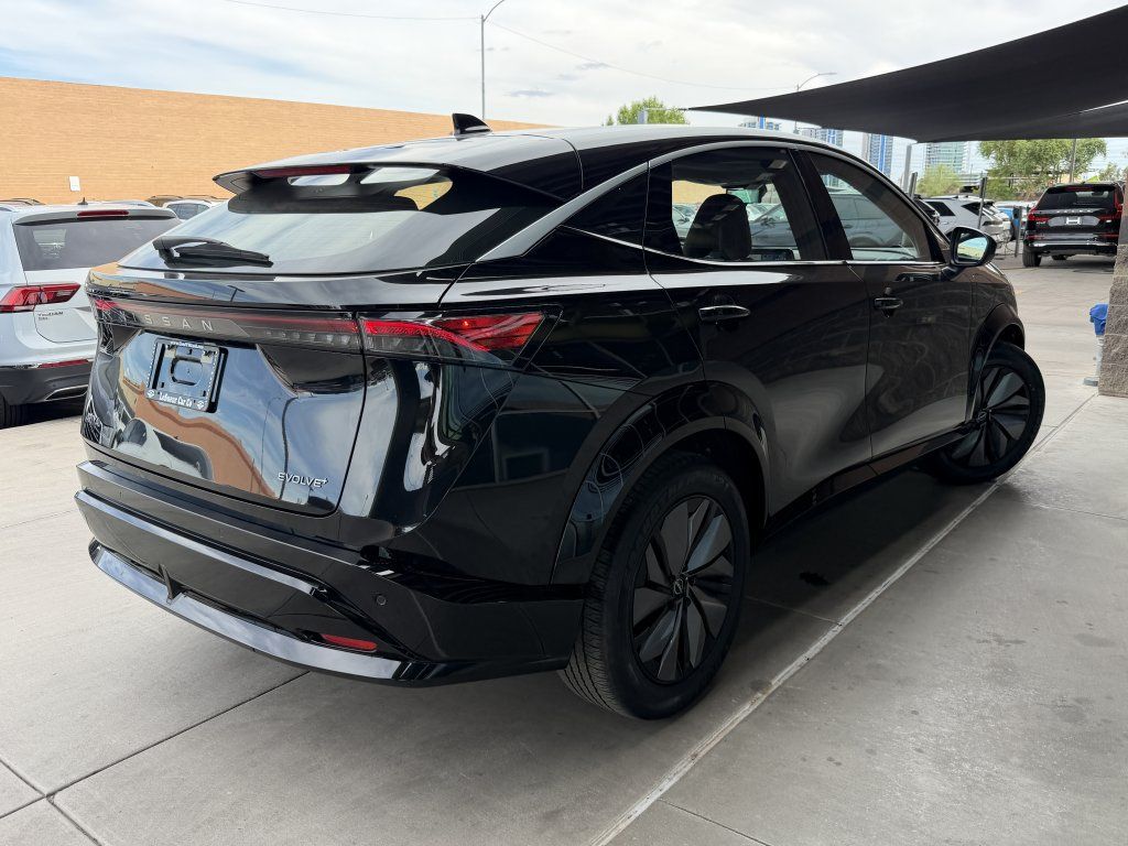 Used 2024 Nissan Ariya FWD image 4