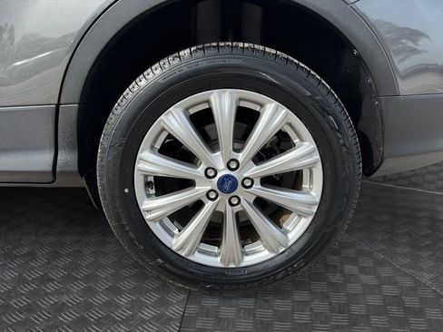 Used 2017 Ford Escape Titanium image 17