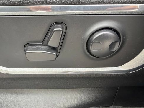 Used 2023 RAM 1500 Laramie AWD/4WD image 30