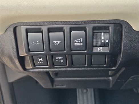 Certified 2021 Subaru Ascent Limited w/ Technology Package image 30