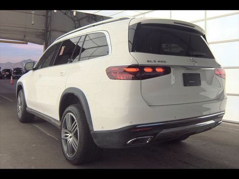 Used 2025 Mercedes-Benz GLS 450 4MATIC image 5