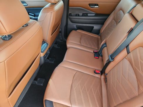 Used 2023 Nissan Pathfinder Platinum w/ Cargo Package FWD image 40