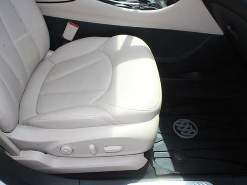 Used 2019 Buick Envision Essence FWD image 15