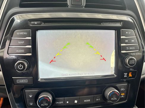 Used 2016 Nissan Maxima 3.5 SV FWD image 37