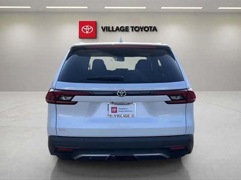 Used 2025 Toyota Grand Highlander FWD image 3