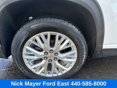 Used 2024 GMC Acadia Elevation image 10