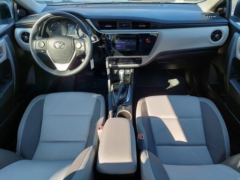 Used 2019 Toyota Corolla LE image 3