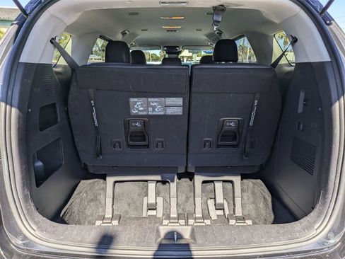 Used 2024 Kia Carnival LX image 26