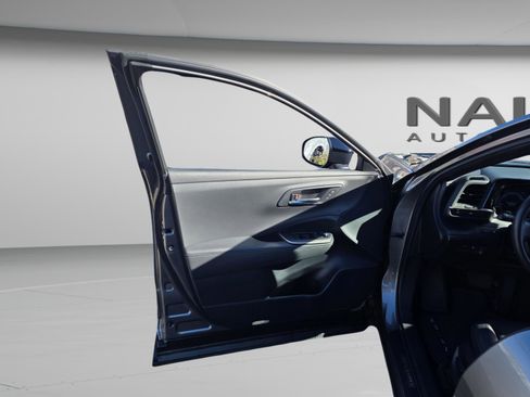 Used 2023 Toyota Crown Platinum image 30