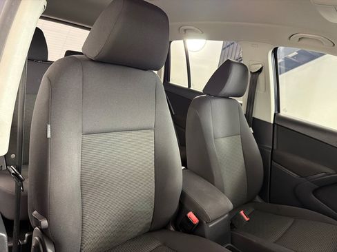 Used 2017 Volkswagen Tiguan S FWD image 24