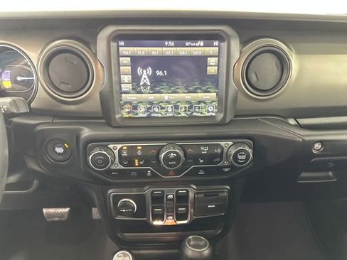 Used 2023 Jeep Wrangler Unlimited w/ Cold Weather Group image 21