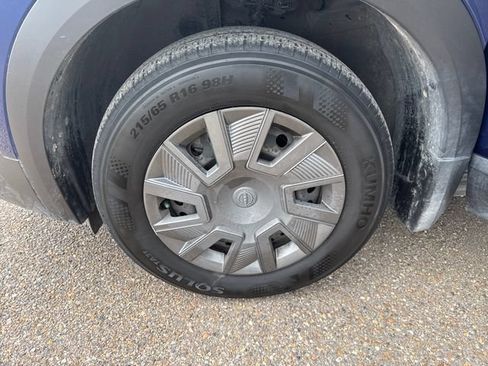 Certified 2025 Nissan Kicks S FWD image 11