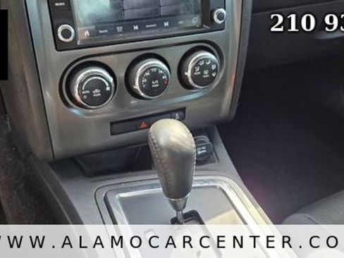 Used 2014 Dodge Challenger SXT RWD image 30