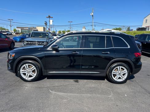 Used 2022 Mercedes-Benz GLB 250 4MATIC image 5