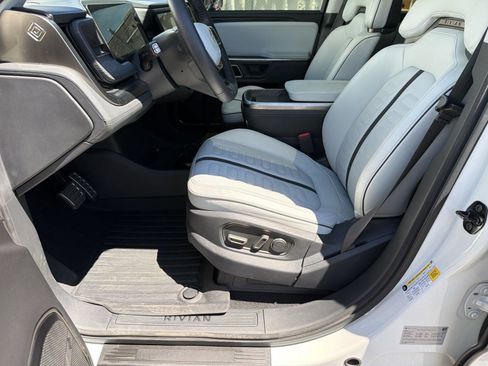 Used 2023 Rivian R1S Adventure AWD/4WD image 4