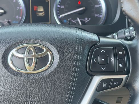 Certified 2019 Toyota Highlander XLE image 23