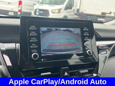 Used 2024 Toyota Camry SE image 12