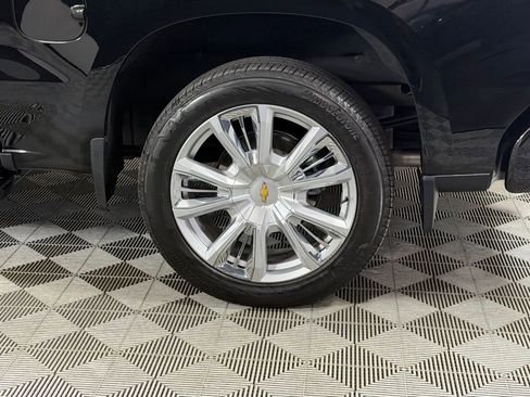 Used 2024 Chevrolet Silverado 1500 High Country AWD/4WD image 12