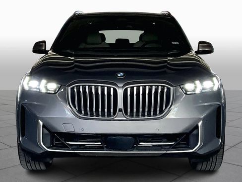 Certified 2025 BMW X5 sDrive40i w/ Premium Package image 3