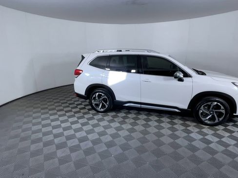 Used 2023 Subaru Forester Touring image 9