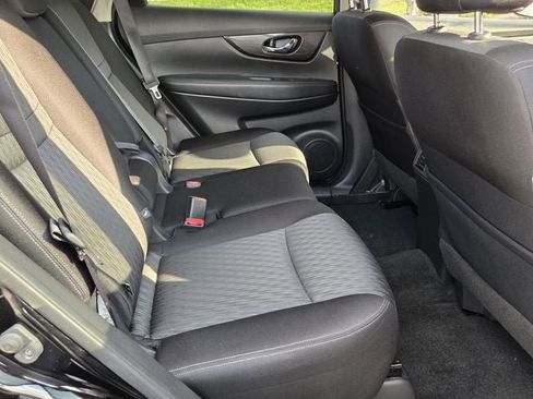 Used 2019 Nissan Rogue S w/ Special Edition Package FWD image 13