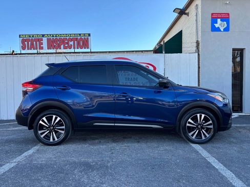 Used 2020 Nissan Kicks SR w/ SR Premium Package image 7