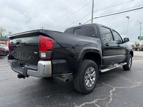 Used 2018 Toyota Tacoma SR5 image 5