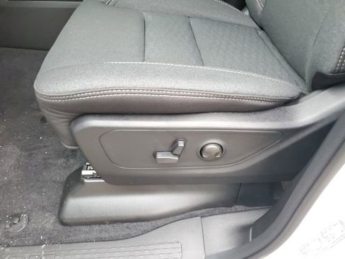 New 2026 RAM 1500 4x4 Crew Cab image 12