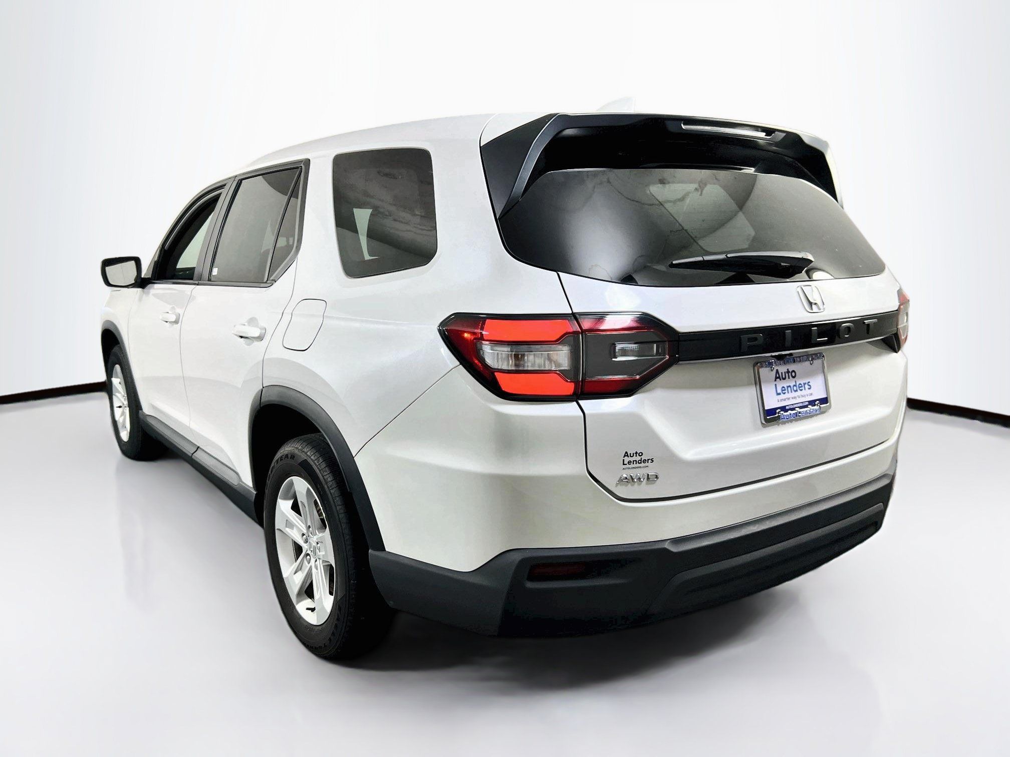 Used 2023 Honda Pilot LX image 7