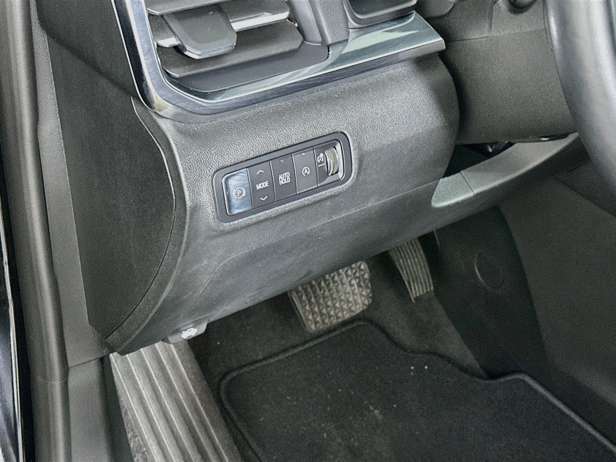Used 2025 GMC Terrain Elevation FWD image 17
