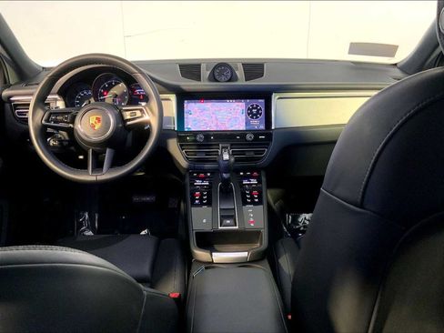Certified 2023 Porsche Macan AWD/4WD image 14