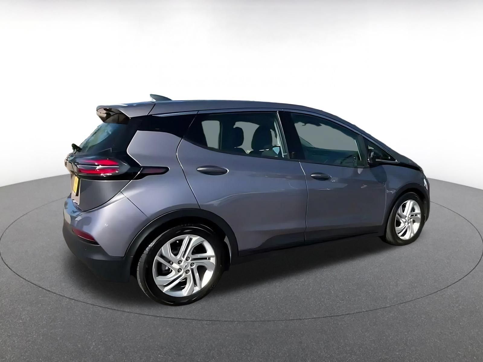 Used 2023 Chevrolet Bolt LT w/ Driver Confidence Package FWD image 13