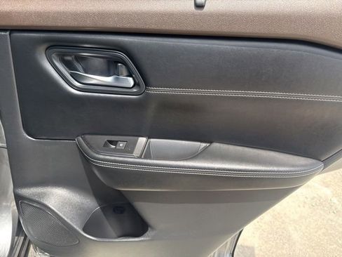 Used 2023 Nissan Rogue SV w/ SV Premium B Package FWD image 21
