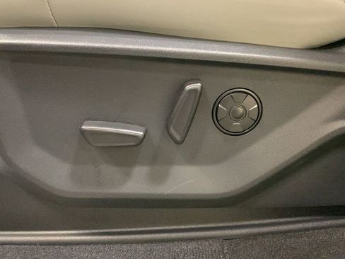 Used 2025 Ford Expedition Max Platinum w/ Platinum Ultimate Package image 39