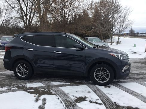 Used 2017 Hyundai Santa Fe Sport image 5