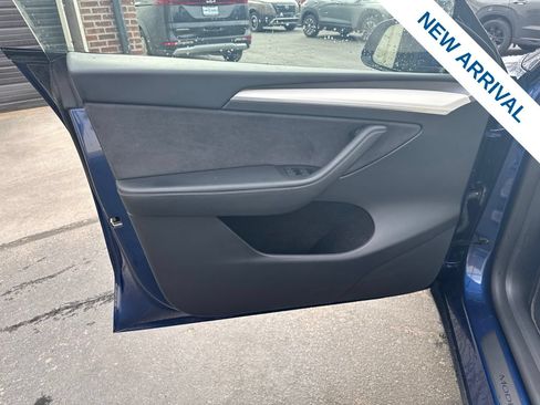 Used 2023 Tesla Model Y Performance AWD/4WD image 17