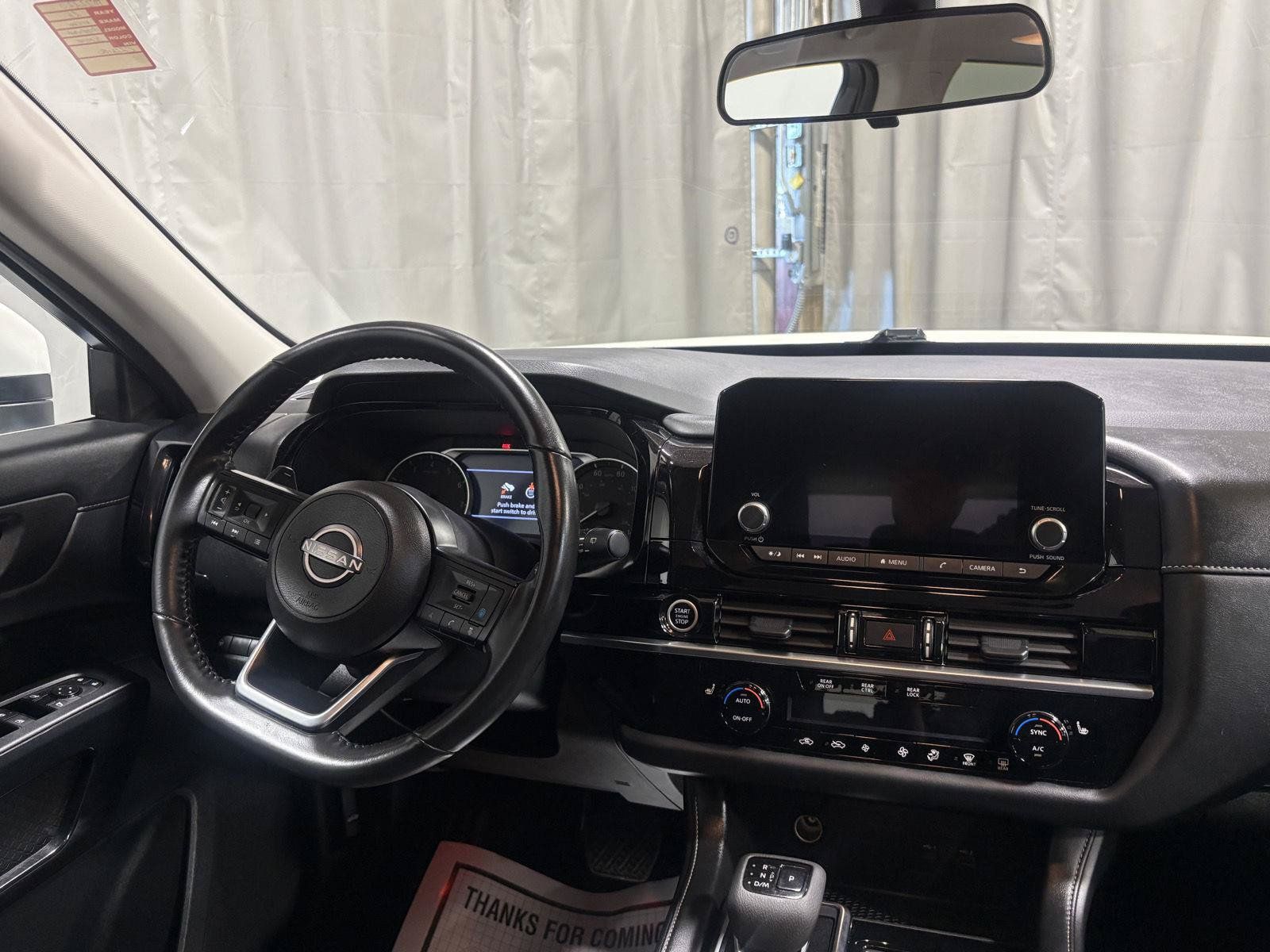 Used 2024 Nissan Pathfinder SV AWD/4WD image 4