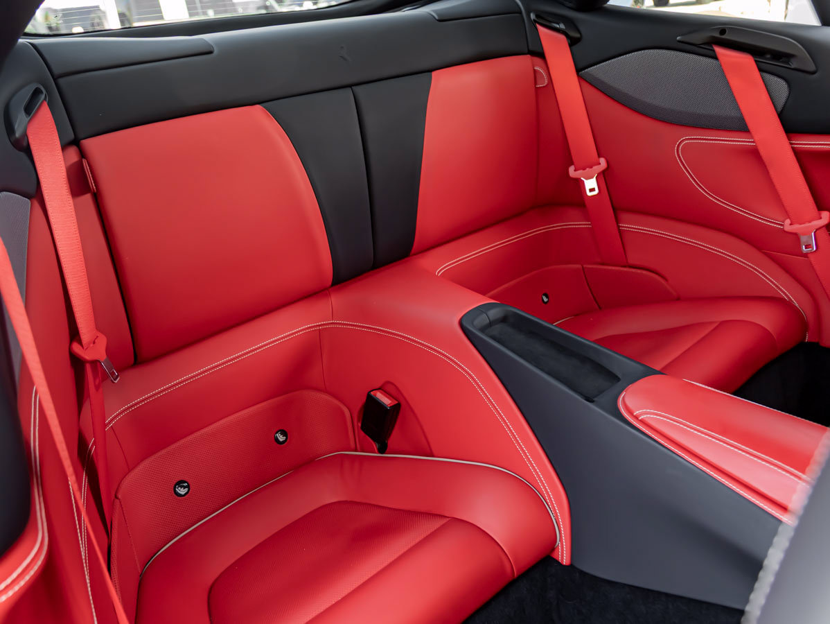 Used 2019 Ferrari Portofino RWD image 35