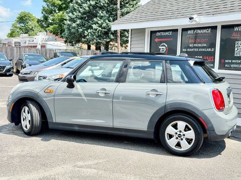 Used 2018 MINI Cooper 4-Door Hardtop w/ Premium Package FWD image 3